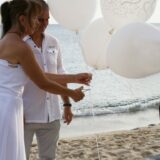 Strandhochzeit auf Sardinien, Ballons steigen lassen, Hochzeitsredner Carsten Riedel