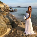 Strandhochzeit auf Sardinien, Carsten Riedel Hochzeitsredner, Braut am Strand