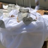 freie Trauung in Englisch auf Schloss Niederweis - Trautisch