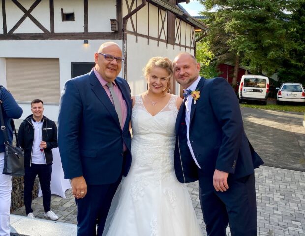 Überraschungstrauung in Reinsdorf, Hochzeit von Claudia und Ron