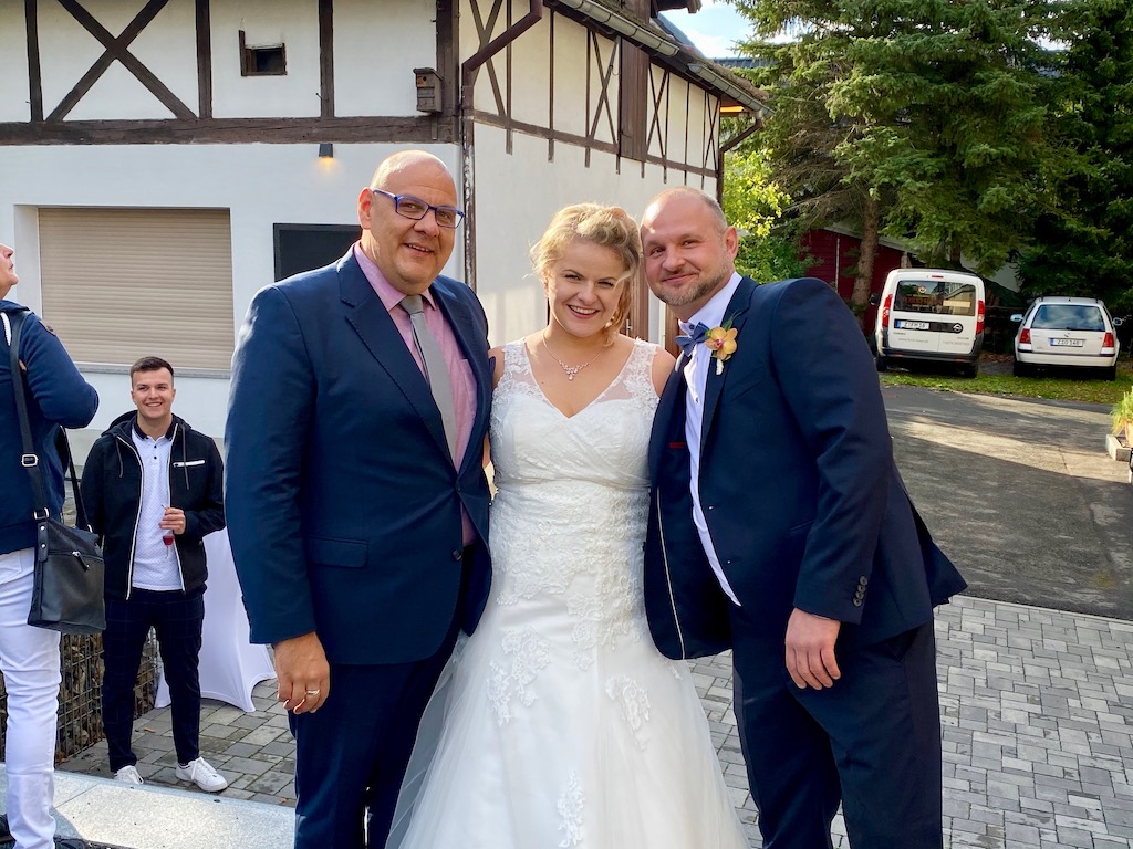 Überraschungstrauung in Reinsdorf, Hochzeit von Claudia und Ron