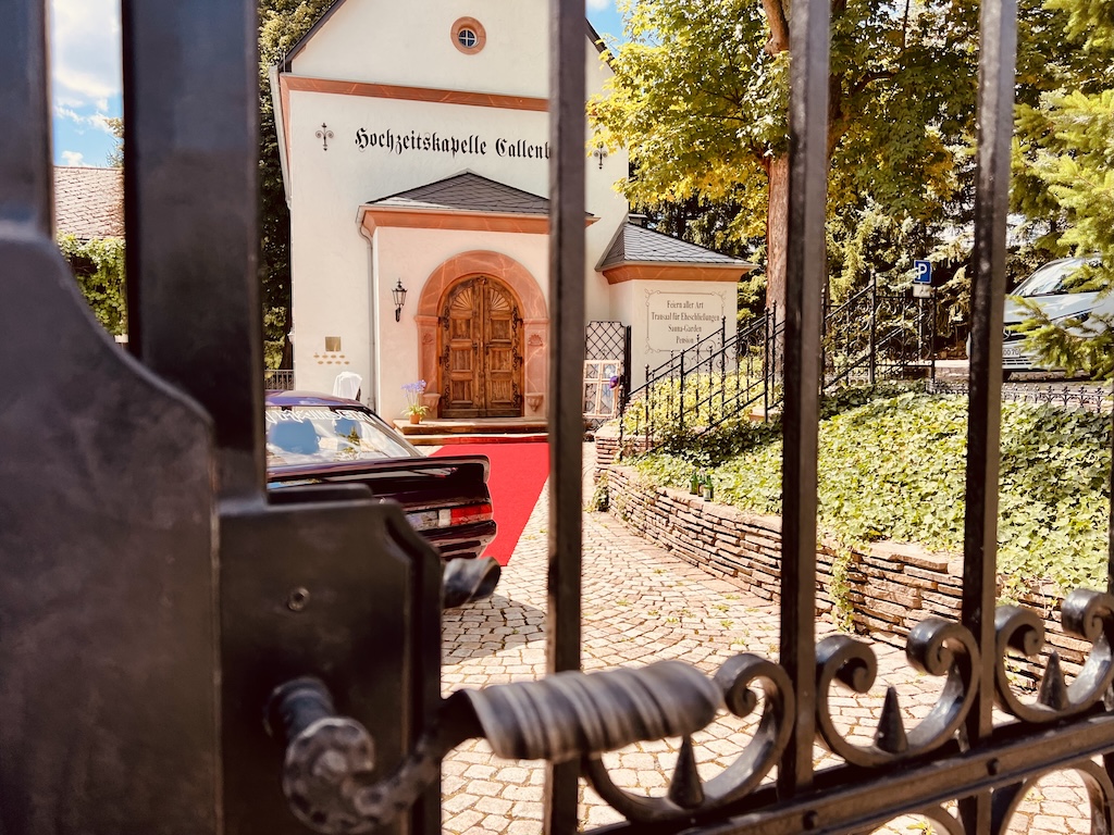 Freie Trauung in der Hochzeitskapelle Callenberg mit Trauredner Carsten Riedel