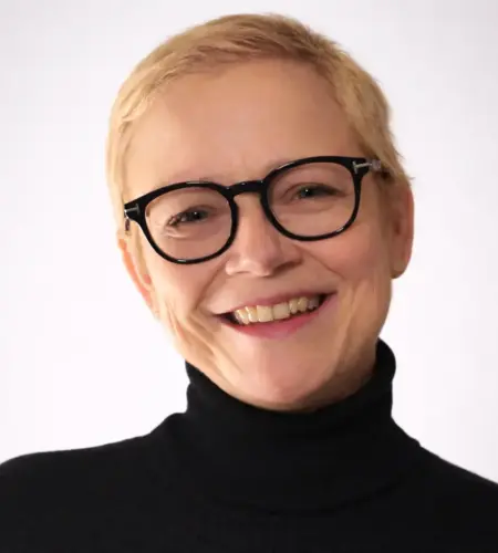 Hochzeitsrednerin Yvonne Mende – freie Rednerin im Team von Carsten Riedel